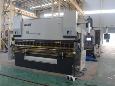Máy Chấn CNC 4 Trục