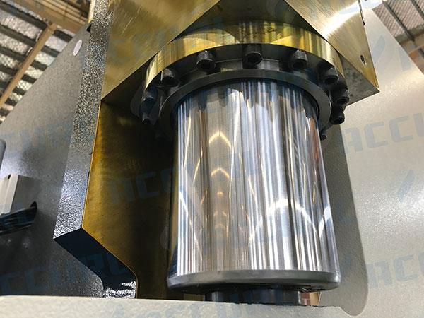 Máy Chấn CNC 8 Trục