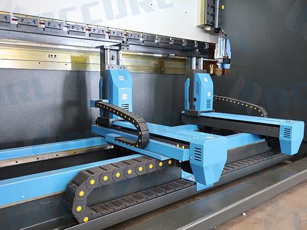 Máy Chấn CNC 8 Trục